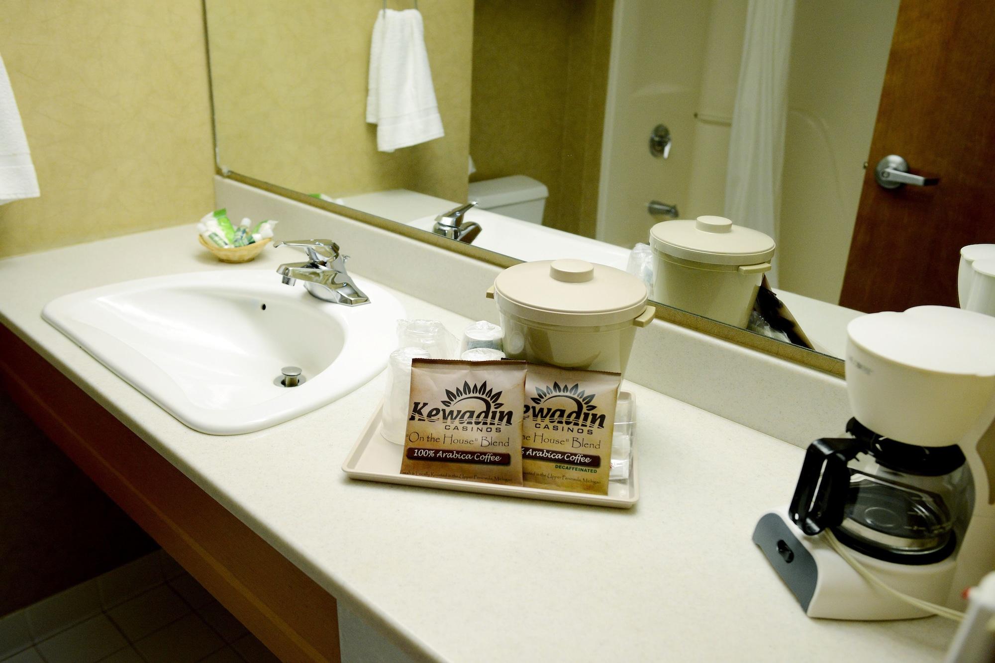 Kewadin Sault Ste Marie Hotel エクステリア 写真