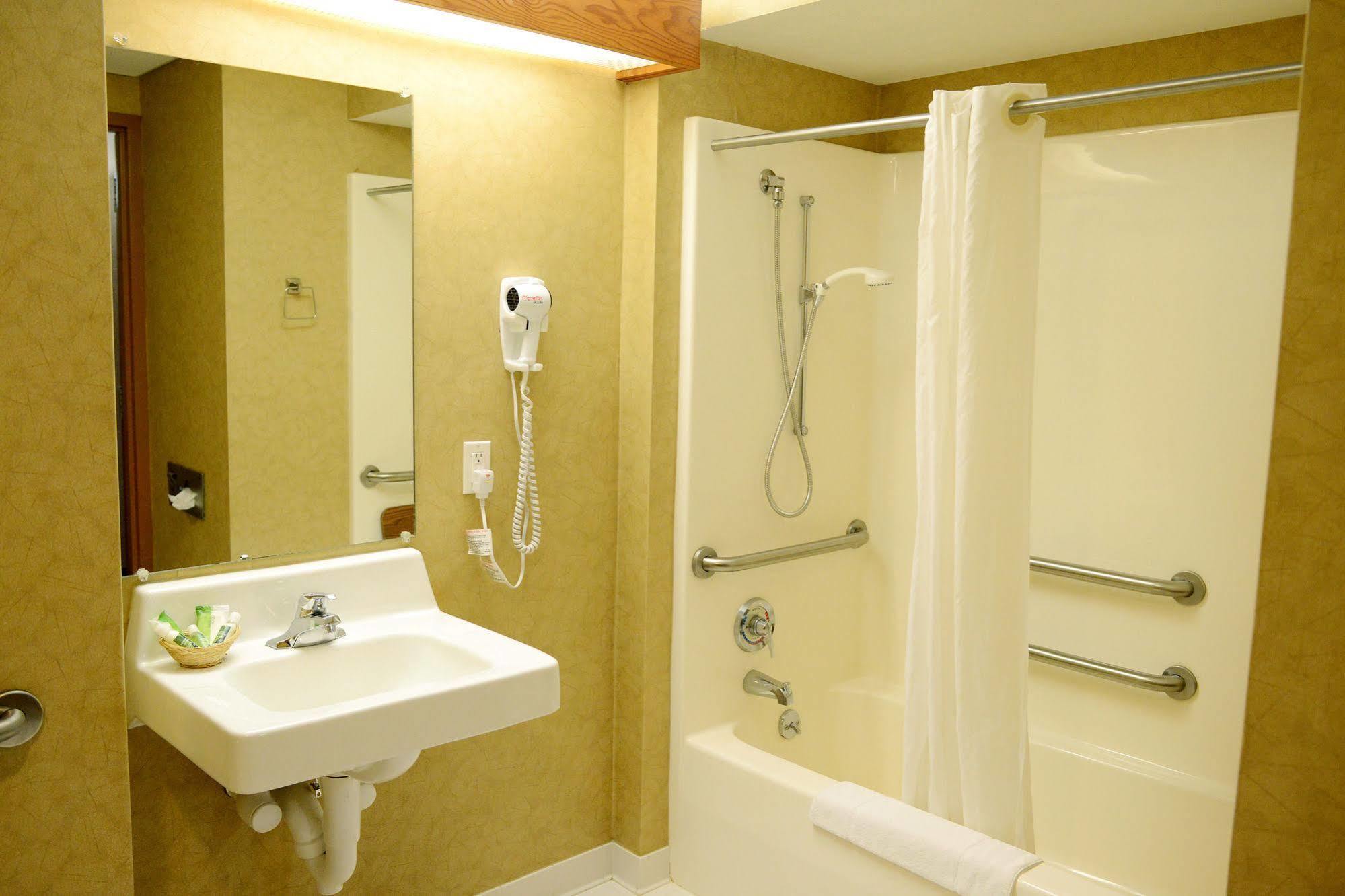Kewadin Sault Ste Marie Hotel エクステリア 写真